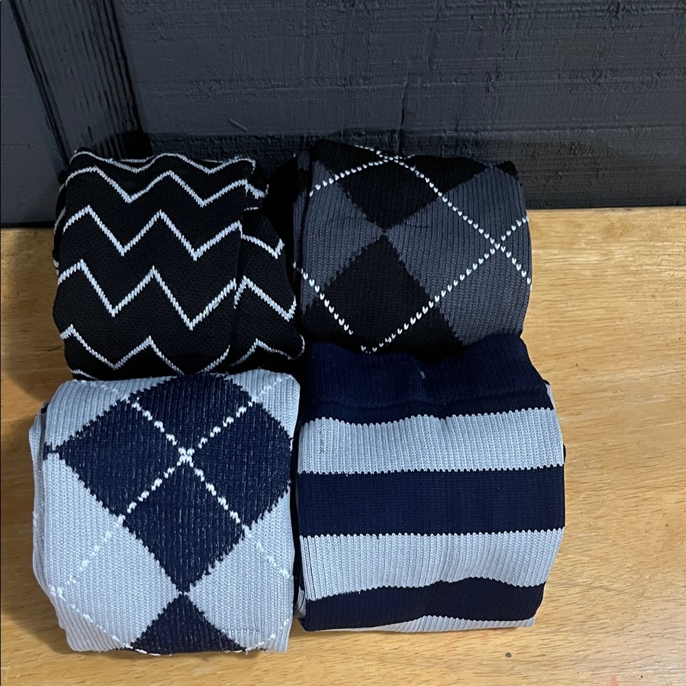 Set of Four Patterned Compression Socks in Black and Gray and Blue